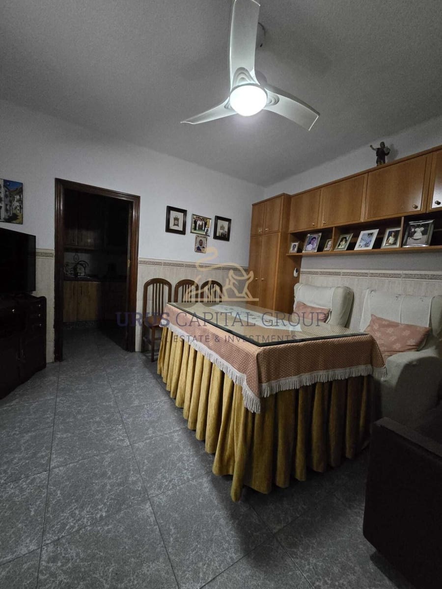 7 slaapkamer Huis te koop in Cordoba stad - € 320.000 (Ref: 9547419)