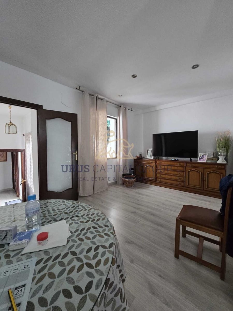 7 slaapkamer Huis te koop in Cordoba stad - € 320.000 (Ref: 9547419)