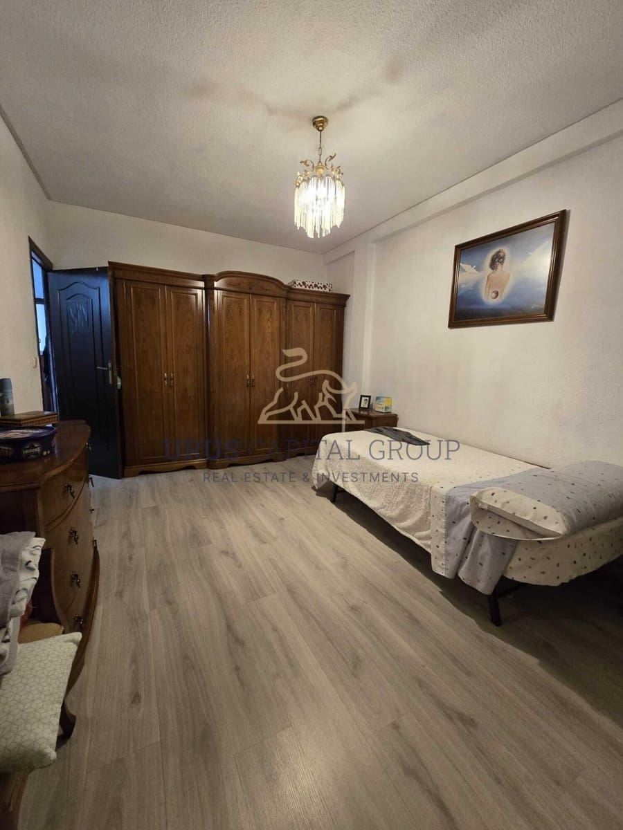 7 slaapkamer Huis te koop in Cordoba stad - € 320.000 (Ref: 9547419)