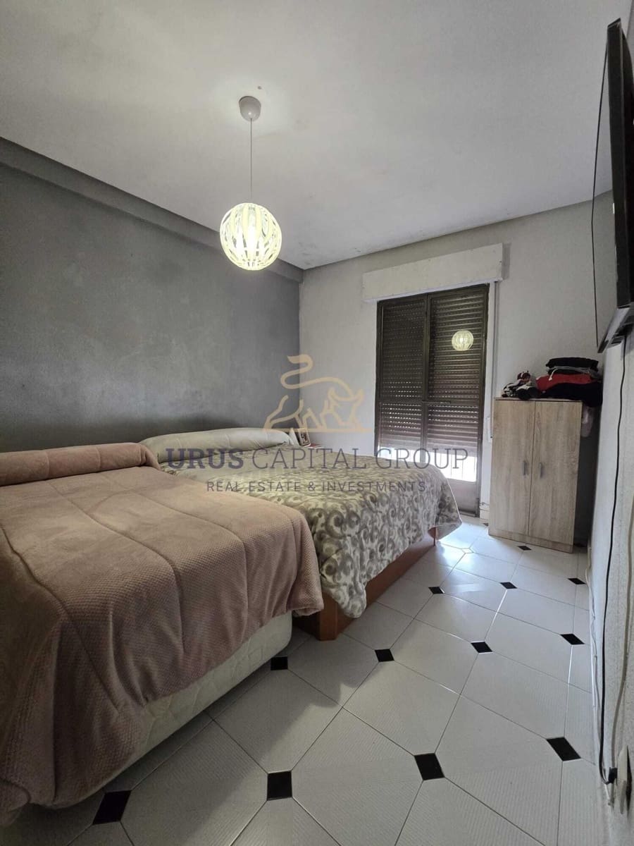 7 slaapkamer Huis te koop in Cordoba stad - € 320.000 (Ref: 9547419)