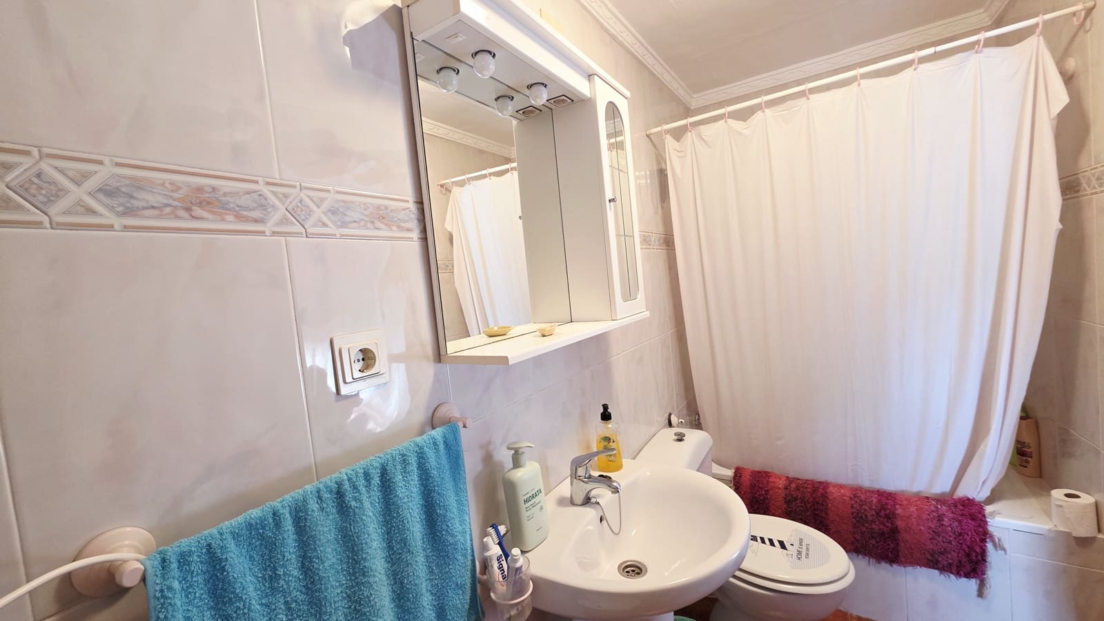 Adosado de 3 habitaciones en Canillas de Albaida en venta - 99.000 € (Ref: 10029514)