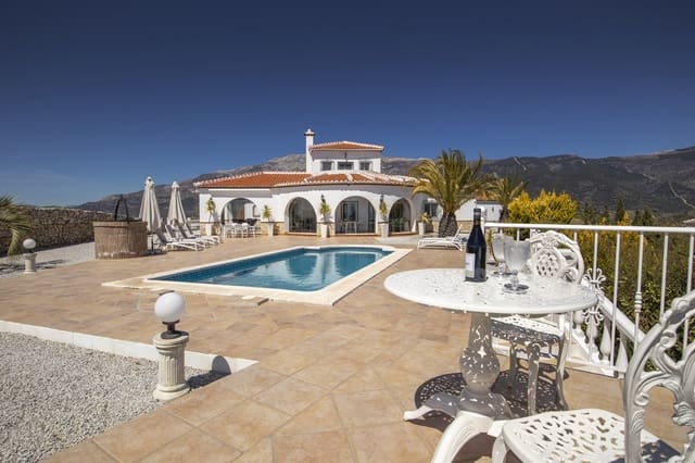 4 quarto Moradia para venda em Canillas de Albaida com piscina garagem - 1 200 000 € (Ref: 10029554)