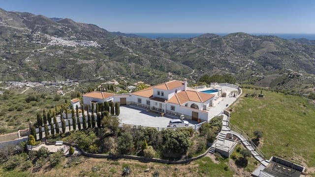 4 quarto Moradia para venda em Canillas de Albaida com piscina garagem - 1 200 000 € (Ref: 10029554)