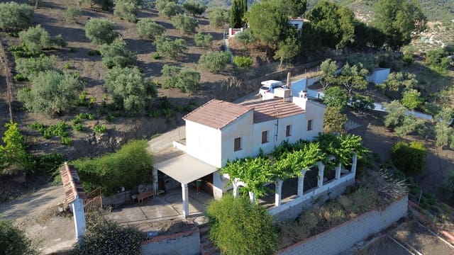 3 sovrum Finca/Hus på landet till salu i Canillas de Albaida med garage - 210 000 € (Ref: 10029563)