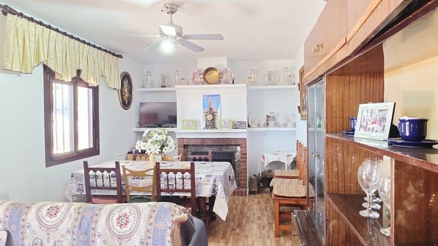 Grunde uden byggetilladelser til salg i Canillas de Albaida - € 375.000 (Ref: 10029564)