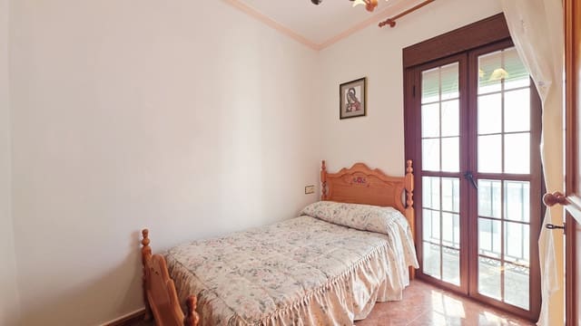 5 slaapkamer Rijtjeshuis te koop in Archez - € 169.000 (Ref: 10029565)