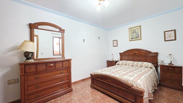 5 slaapkamer Rijtjeshuis te koop in Archez - € 169.000 (Ref: 10029565)