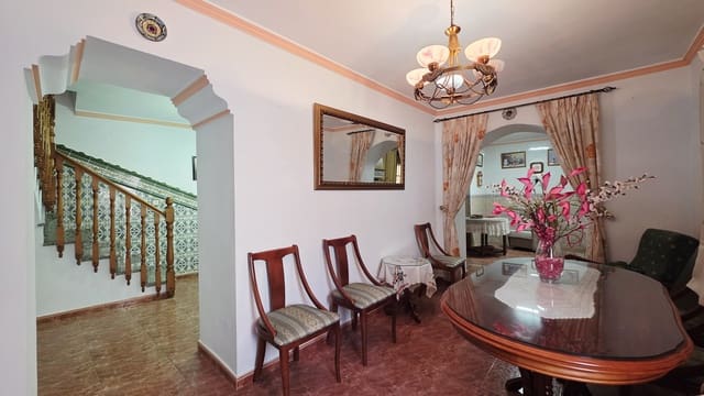 5 slaapkamer Rijtjeshuis te koop in Archez - € 169.000 (Ref: 10029565)