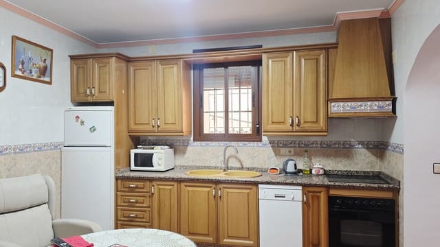 5 slaapkamer Rijtjeshuis te koop in Archez - € 169.000 (Ref: 10029565)