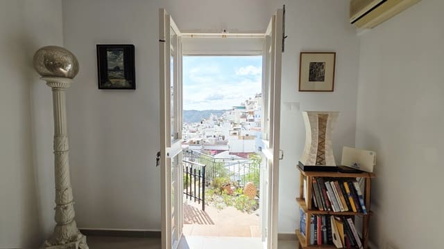 4 chambre Villa/Maison Semi-Mitoyenne à vendre à Cómpeta avec garage - 389 950 € (Ref: 10034277)