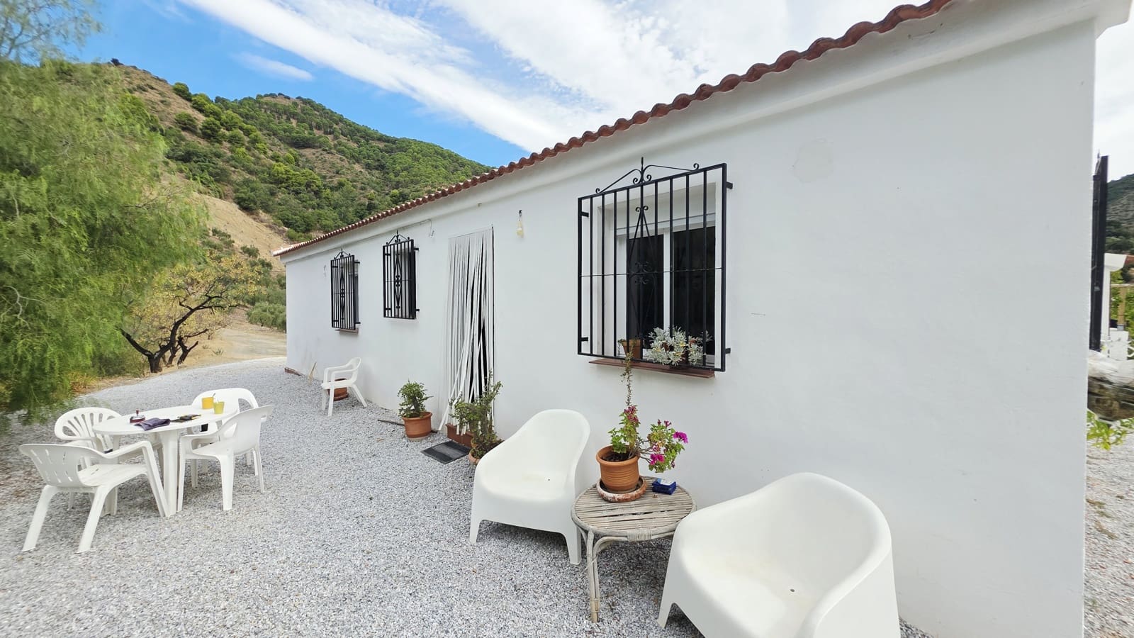 4 soveværelse Finca/Landehus til salg i Canillas de Albaida med swimmingpool - € 245.000 (Ref: 10076924)