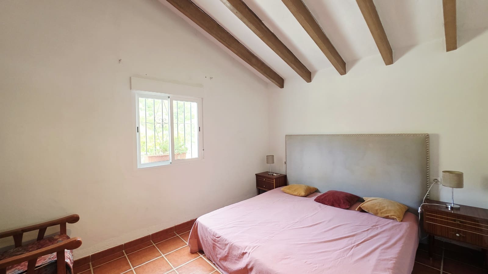 4 soveværelse Finca/Landehus til salg i Canillas de Albaida med swimmingpool - € 245.000 (Ref: 10076924)