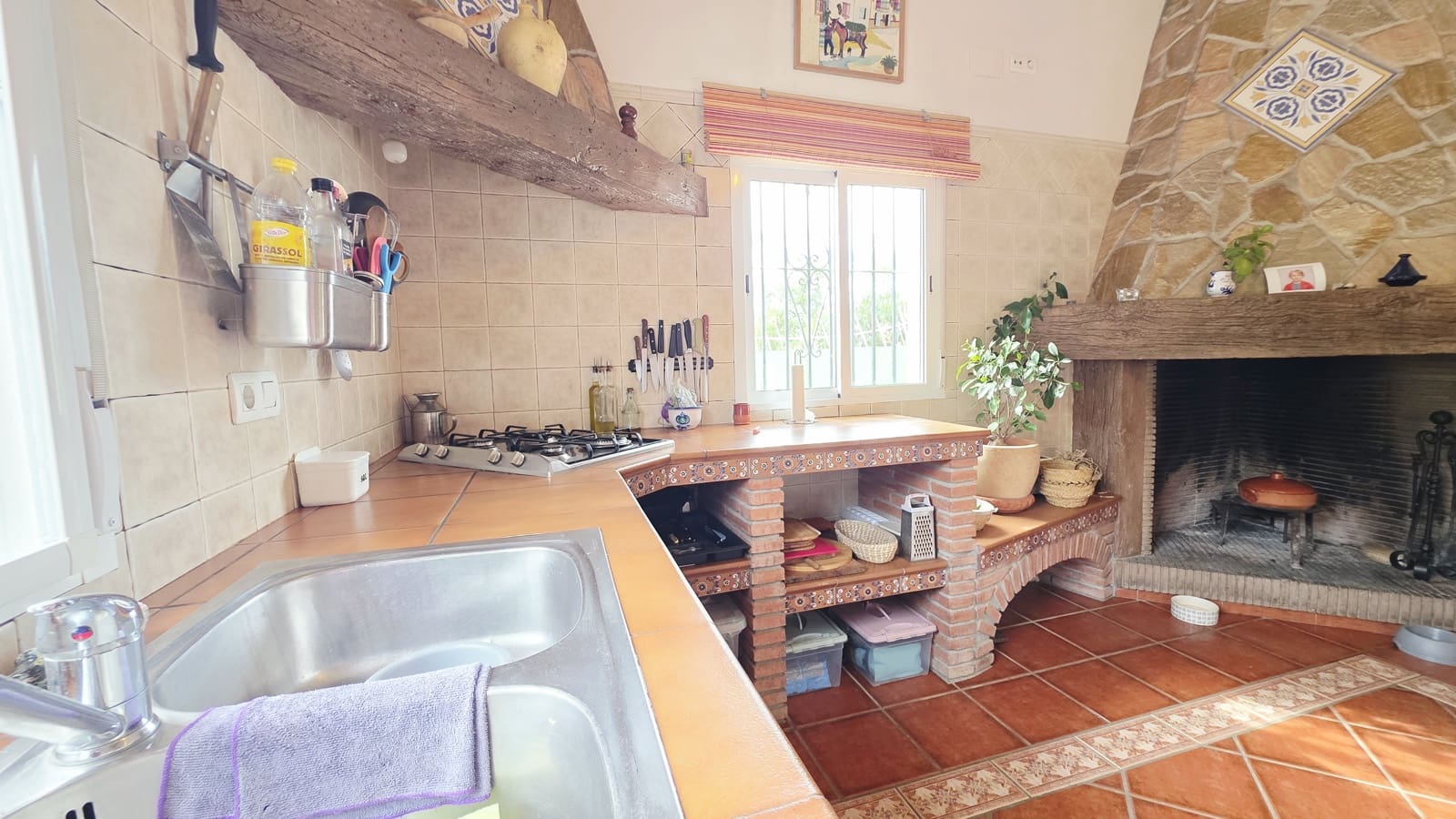 4 soveværelse Finca/Landehus til salg i Canillas de Albaida med swimmingpool - € 245.000 (Ref: 10076924)