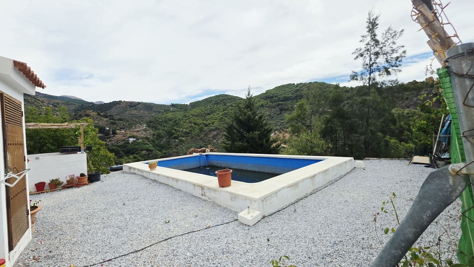 4 soveværelse Finca/Landehus til salg i Canillas de Albaida med swimmingpool - € 245.000 (Ref: 10076924)