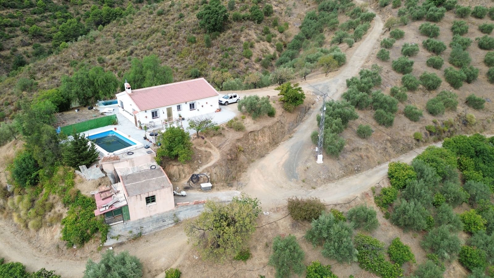 4 soveværelse Finca/Landehus til salg i Canillas de Albaida med swimmingpool - € 245.000 (Ref: 10076924)