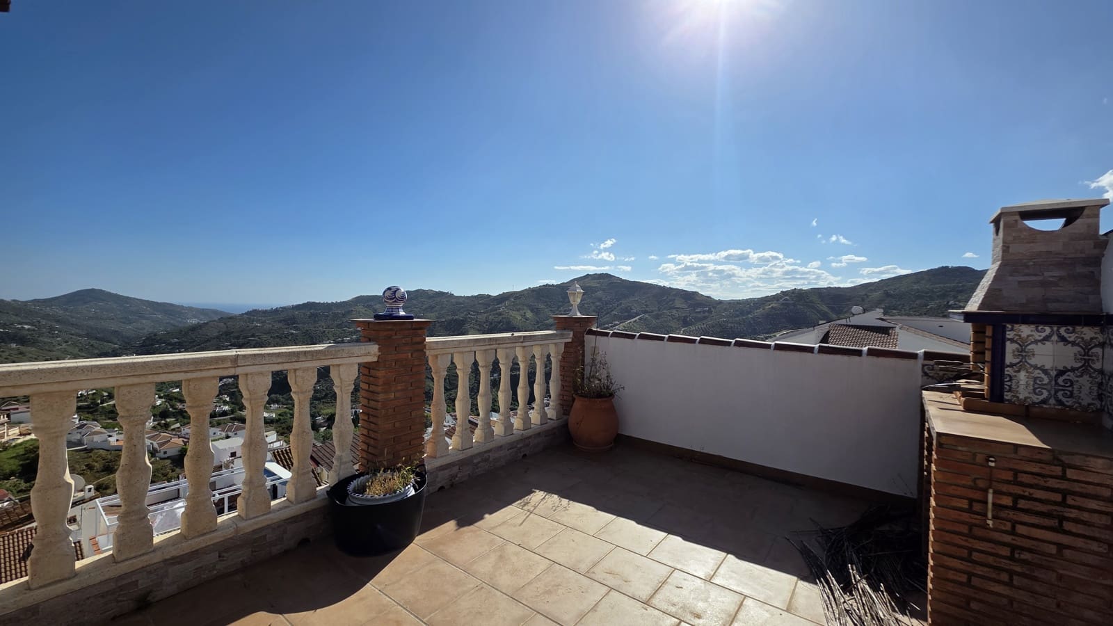 4 bedroom Apartment for sale in Canillas de Albaida - € 185,000 (Ref: 9872576)