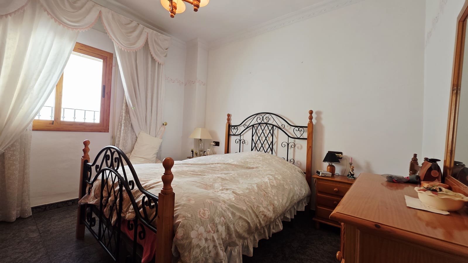 4 bedroom Apartment for sale in Canillas de Albaida - € 185,000 (Ref: 9872576)