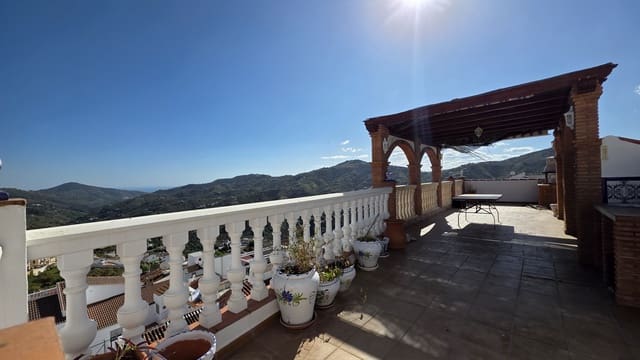 4 sypialnia Apartament na sprzedaż w Canillas de Albaida - 185 000 € (Ref: 9872576)