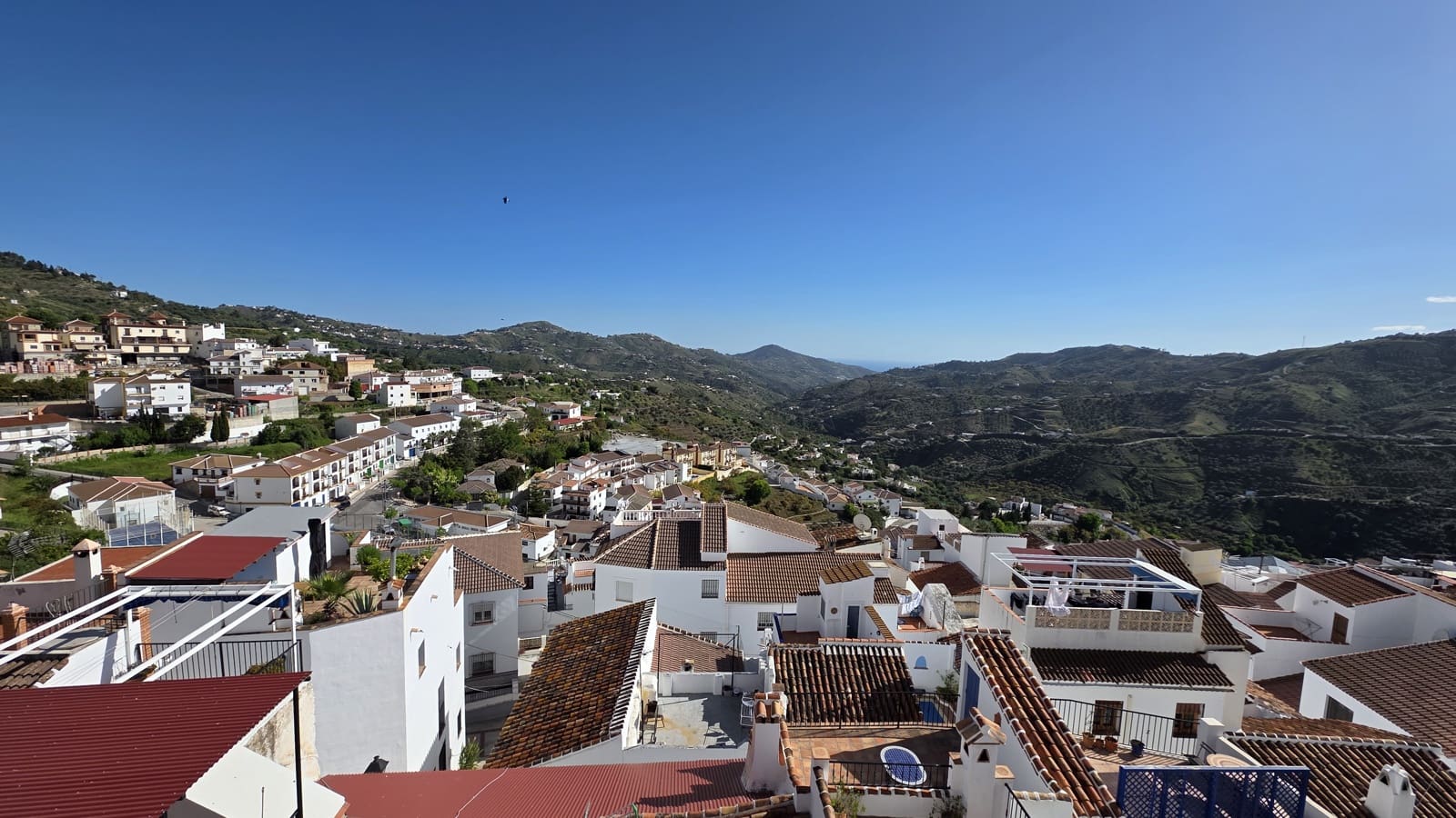 4 bedroom Apartment for sale in Canillas de Albaida - € 185,000 (Ref: 9872576)