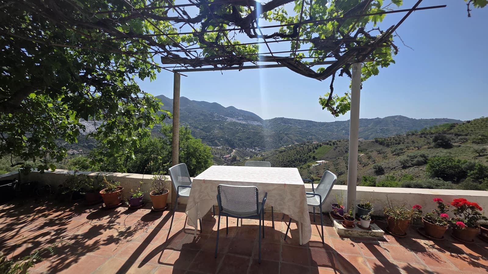 3 soverom Finca/Herregård til salgs i Canillas de Albaida med garasje - € 175 000 (Ref: 9872579)