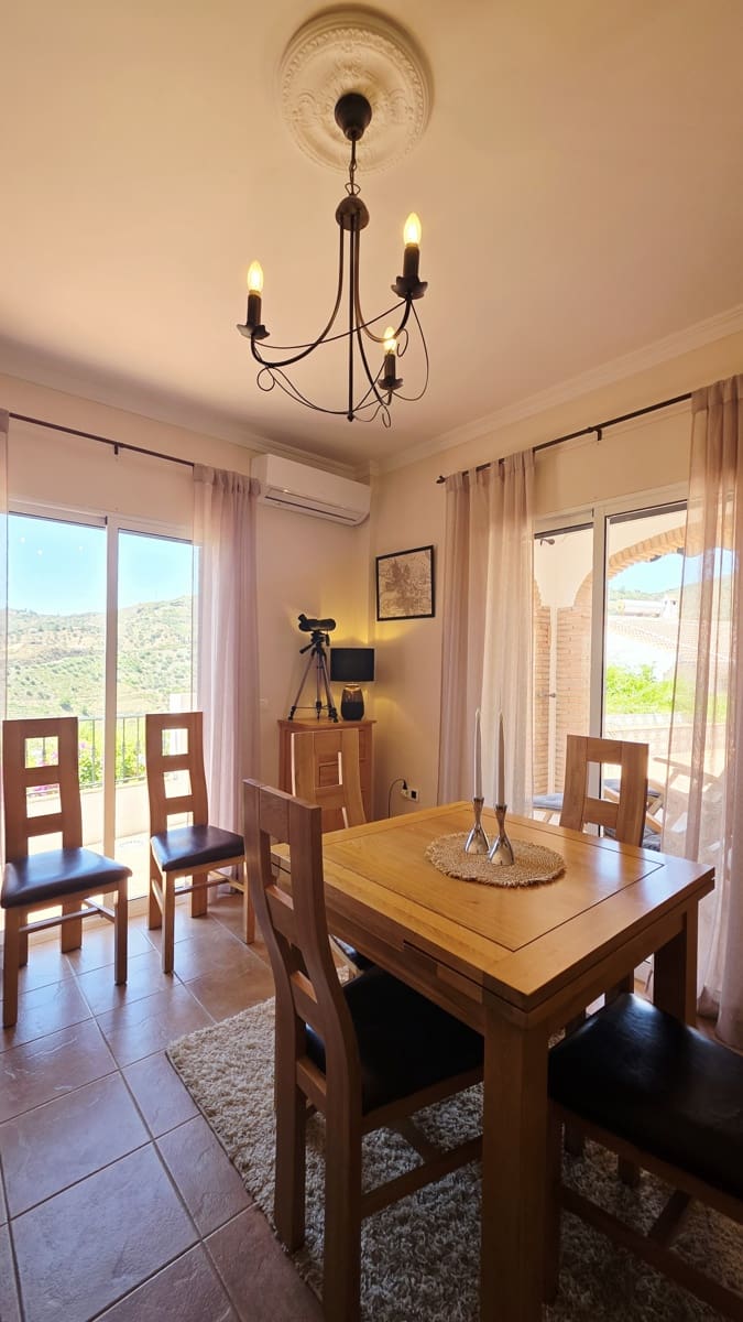 3 Zimmer Villa zu verkaufen in Canillas de Albaida mit Pool Garage - 449.000 € (Ref: 9932241)