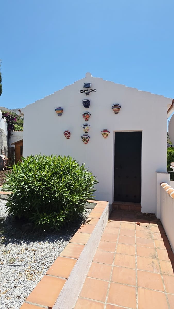 3 Zimmer Villa zu verkaufen in Canillas de Albaida mit Pool Garage - 449.000 € (Ref: 9932241)