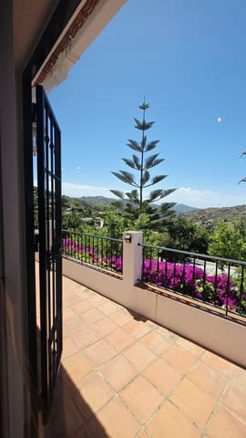 3 Zimmer Villa zu verkaufen in Canillas de Albaida mit Pool Garage - 449.000 € (Ref: 9932241)