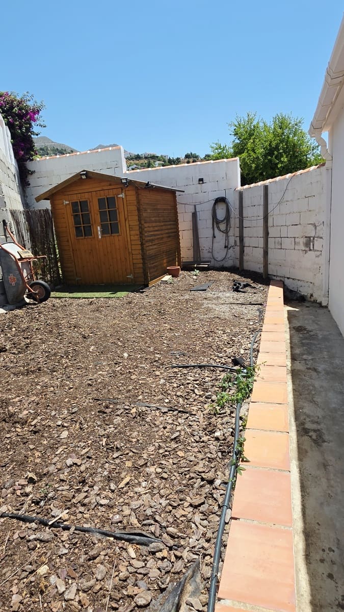 3 Zimmer Villa zu verkaufen in Canillas de Albaida mit Pool Garage - 449.000 € (Ref: 9932241)