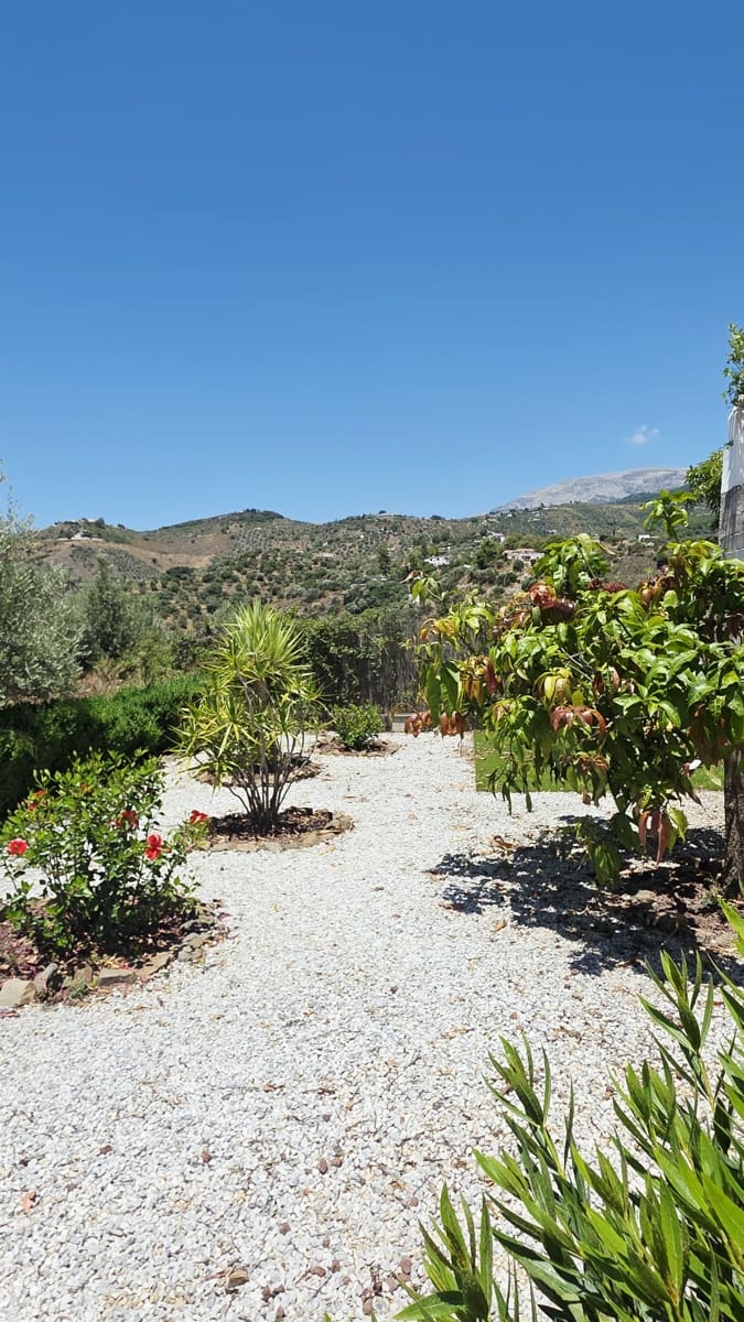 3 Zimmer Villa zu verkaufen in Canillas de Albaida mit Pool Garage - 449.000 € (Ref: 9932241)