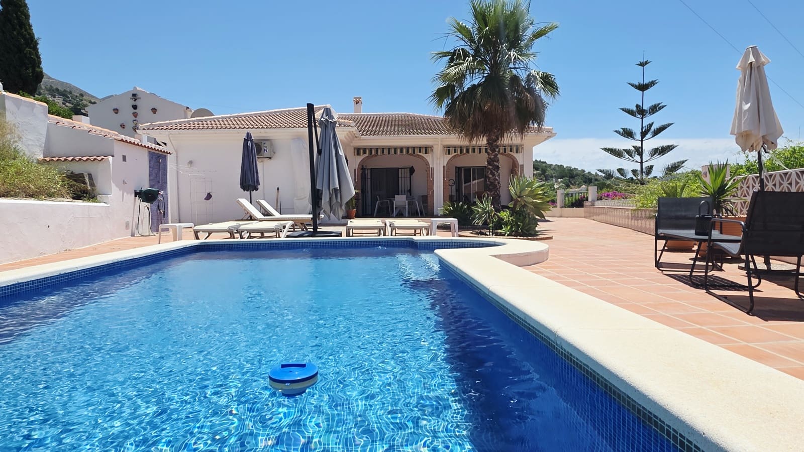 3 Zimmer Villa zu verkaufen in Canillas de Albaida mit Pool Garage - 449.000 € (Ref: 9932241)
