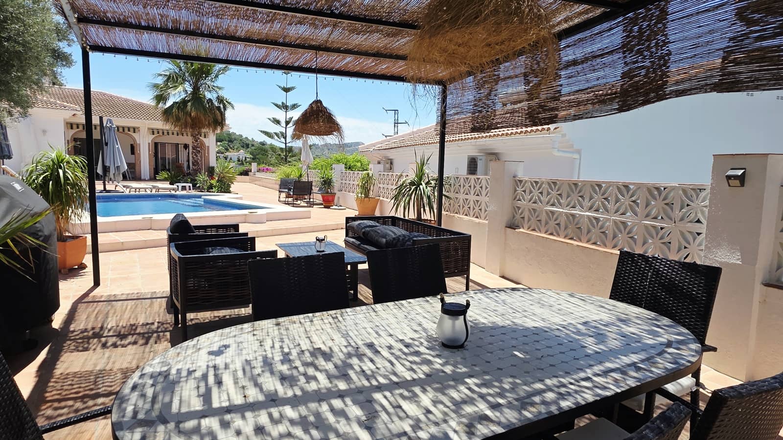 3 Zimmer Villa zu verkaufen in Canillas de Albaida mit Pool Garage - 449.000 € (Ref: 9932241)