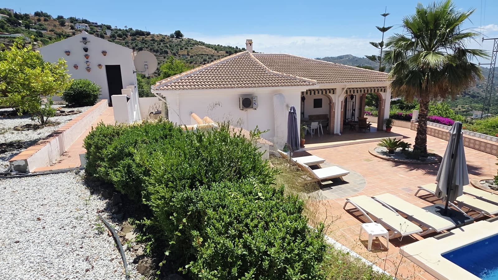 3 Zimmer Villa zu verkaufen in Canillas de Albaida mit Pool Garage - 449.000 € (Ref: 9932241)