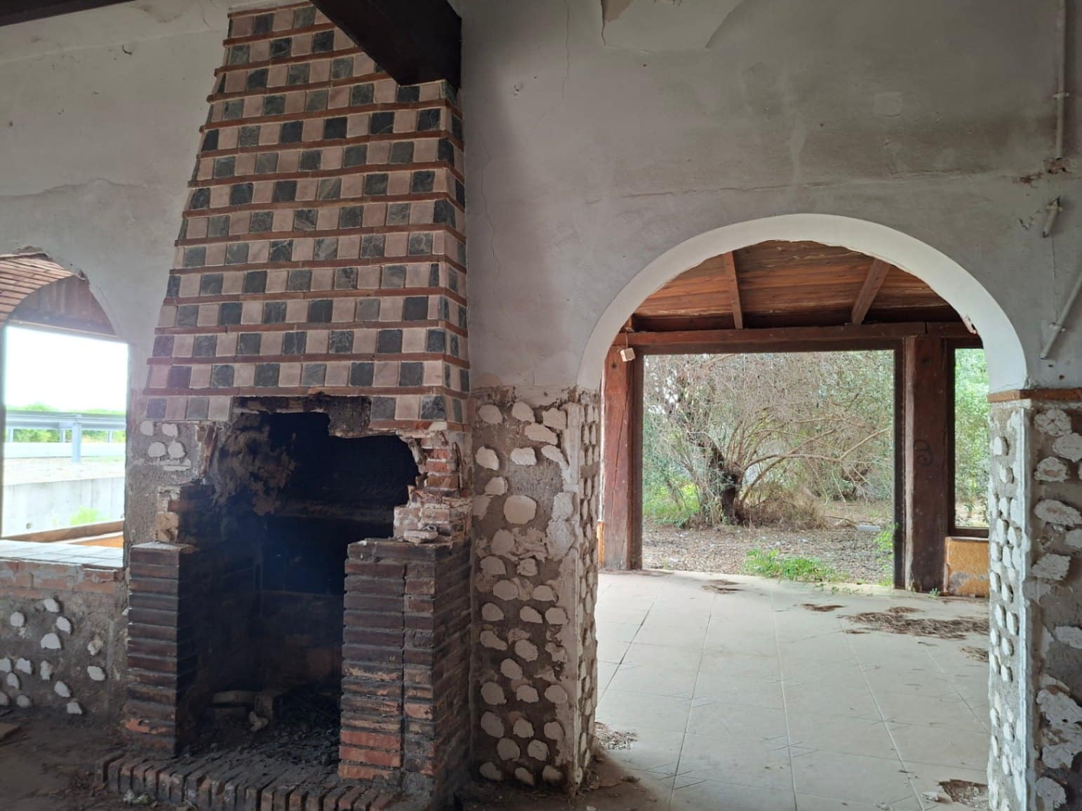 Gewerbe zu verkaufen in Oliva mit Garage - 145.000 € (Ref: 10102889)