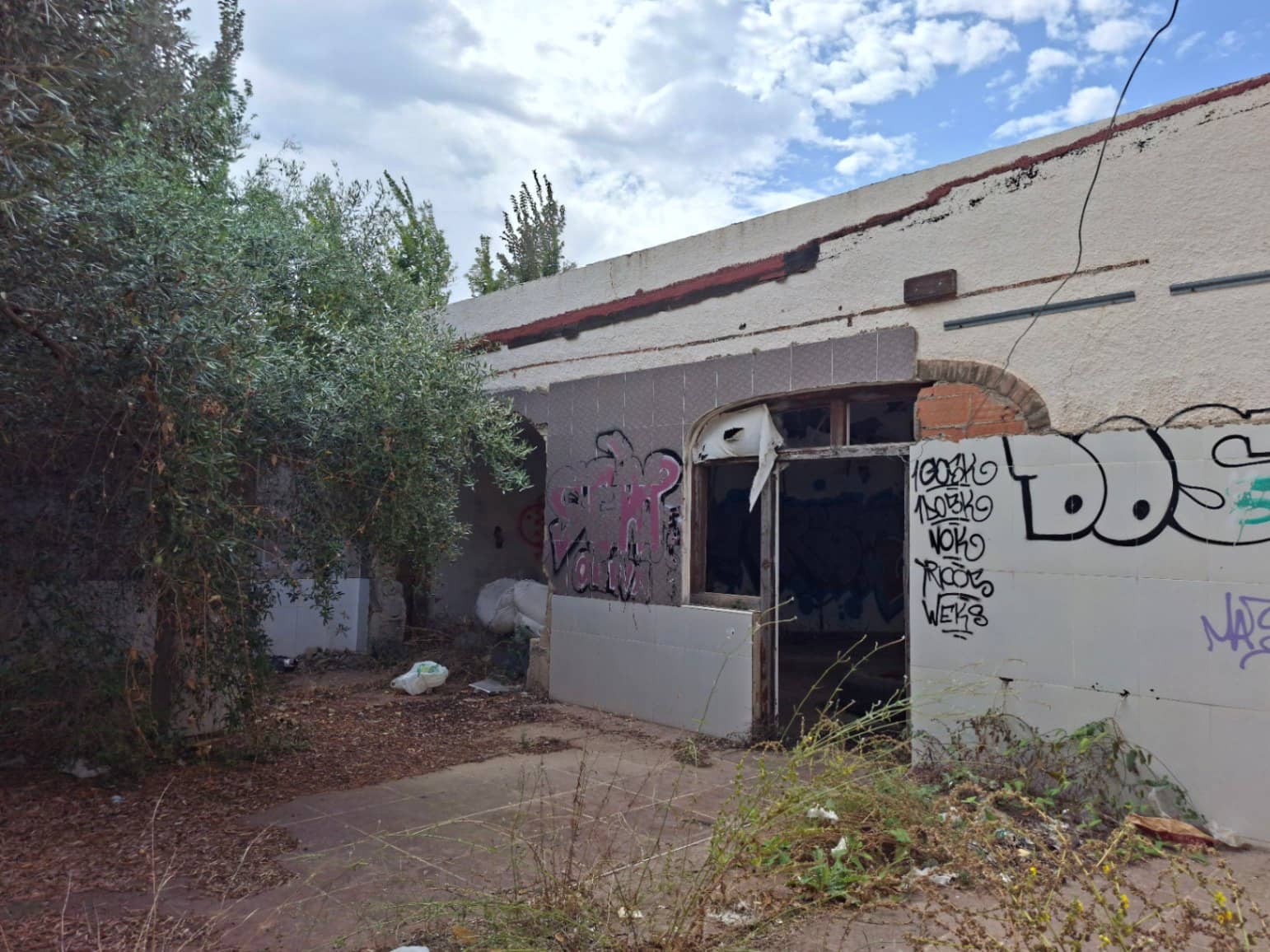 Gewerbe zu verkaufen in Oliva mit Garage - 145.000 € (Ref: 10102889)