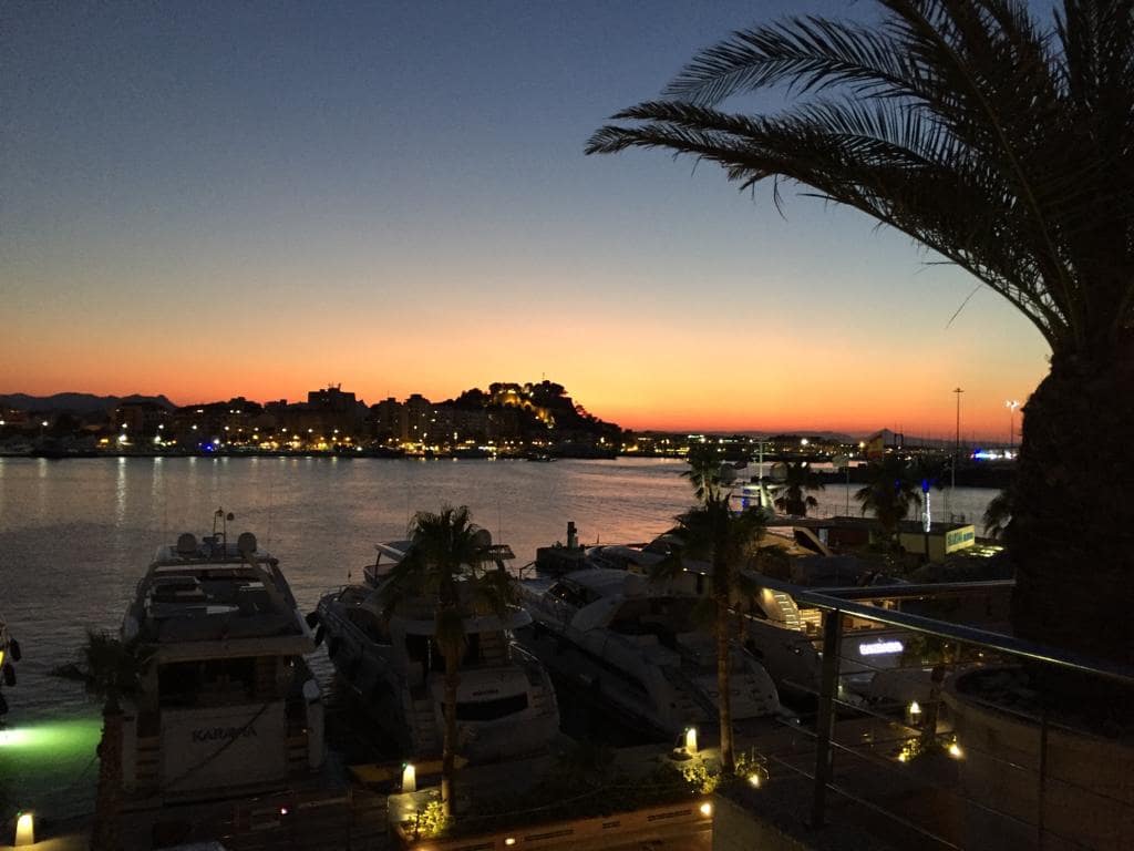Restaurante/Bar para arrendar em Denia - 2 000 € (Ref: 10102890)