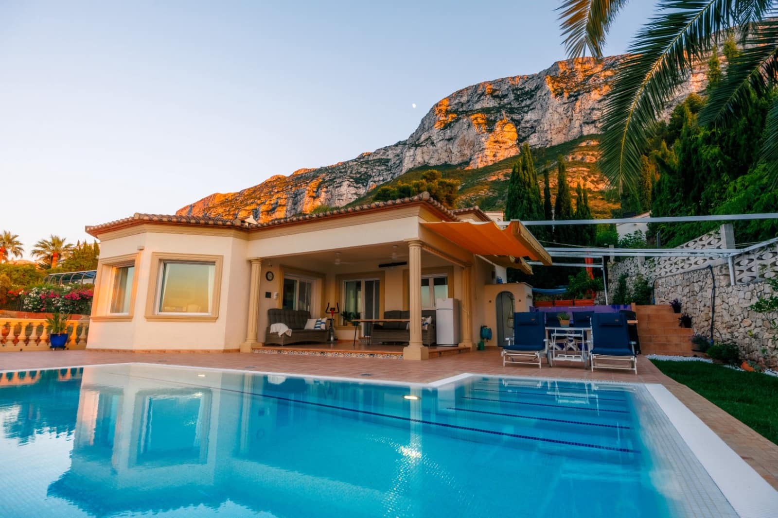 3 quarto Moradia para venda em Denia com piscina garagem - 990 000 € (Ref: 10102900)