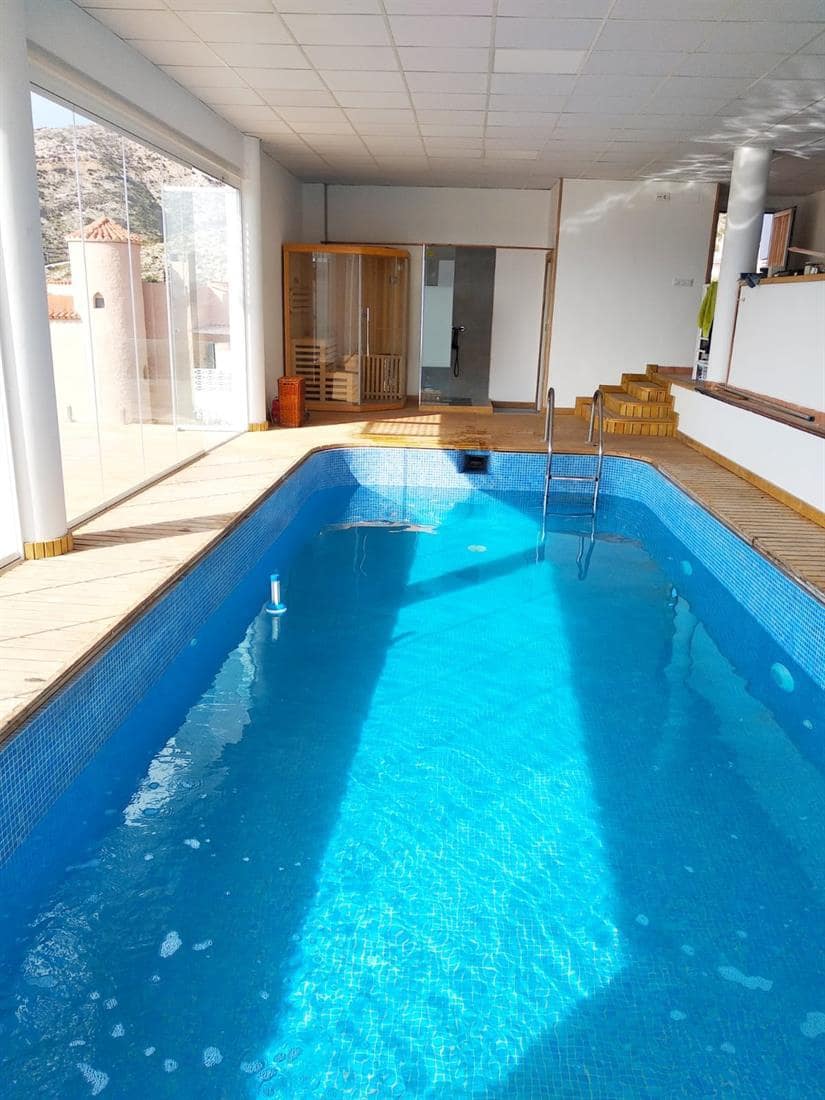 5 quarto Moradia para venda em Gandia com garagem - 640 000 € (Ref: 10102921)