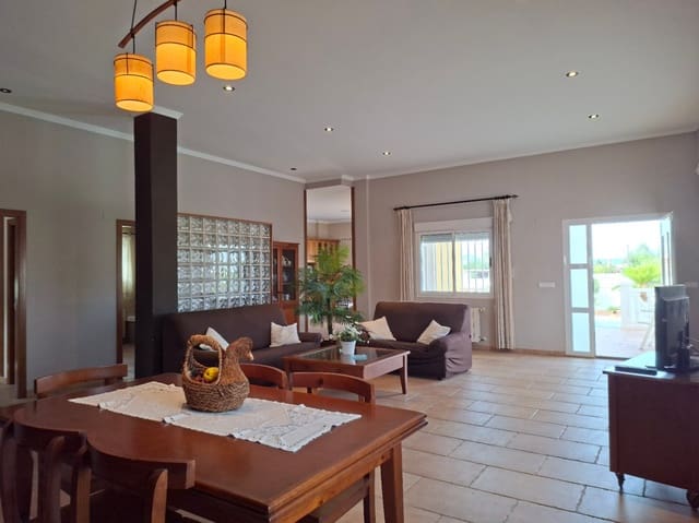 3 soverom Villa til salgs i Oliva med svømmebasseng garasje - € 518 000 (Ref: 10102944)