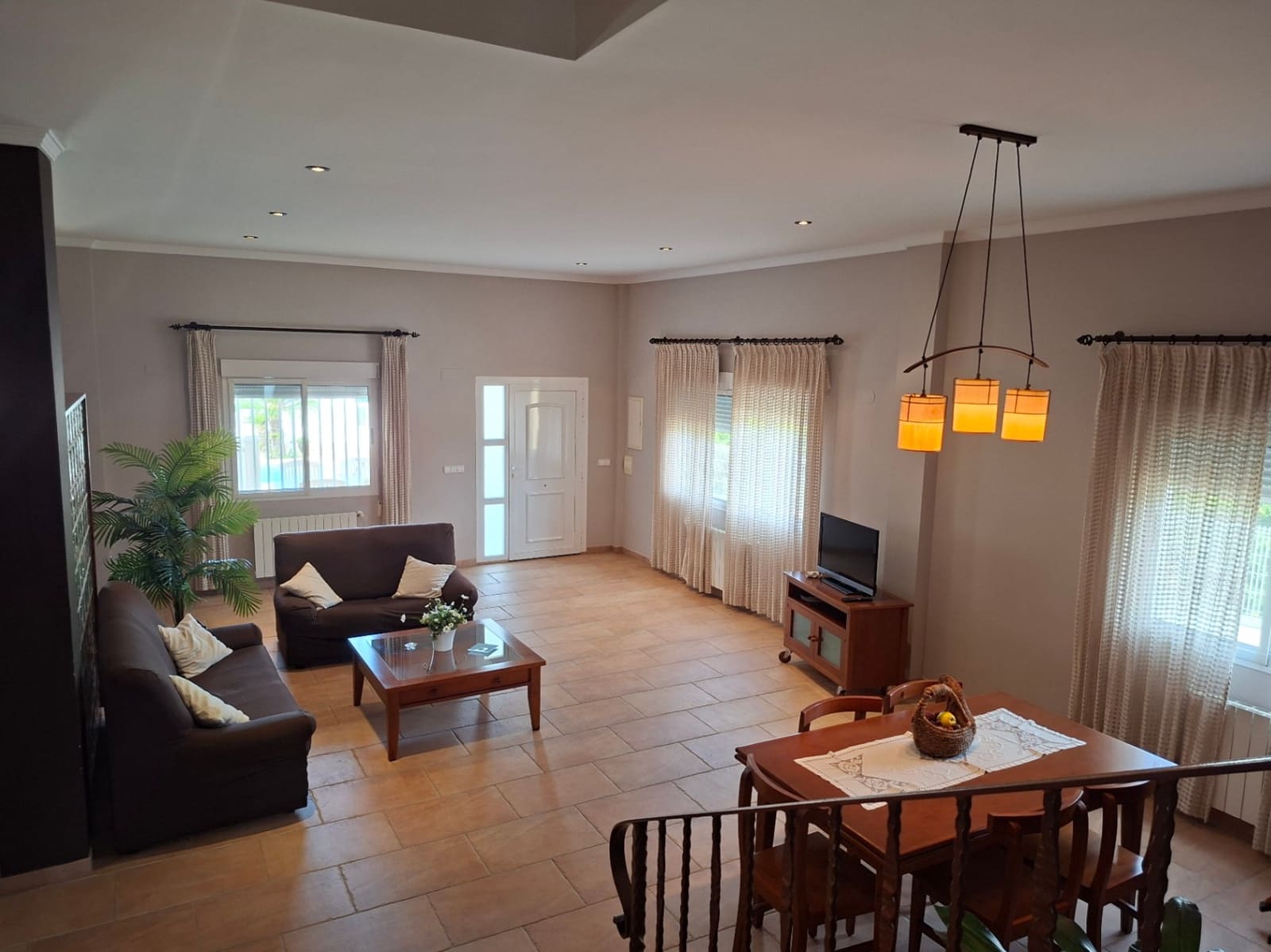 3 soverom Villa til salgs i Oliva med svømmebasseng garasje - € 518 000 (Ref: 10102944)