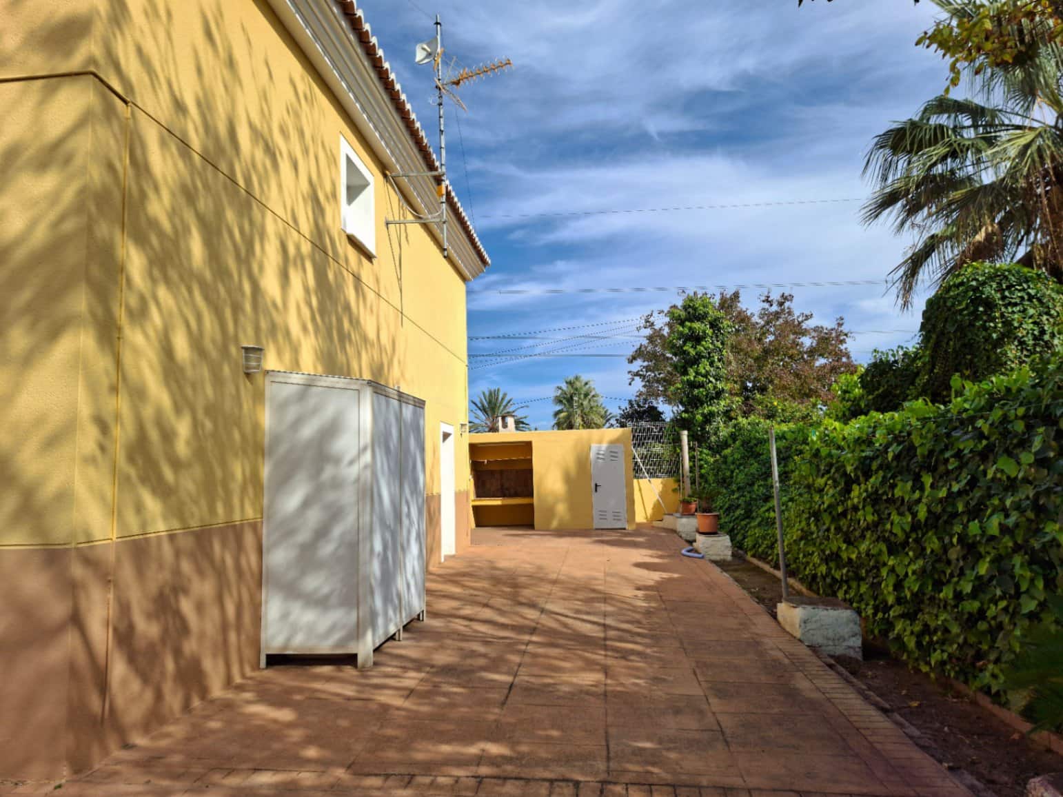 3 soverom Villa til salgs i Oliva med svømmebasseng garasje - € 518 000 (Ref: 10102944)