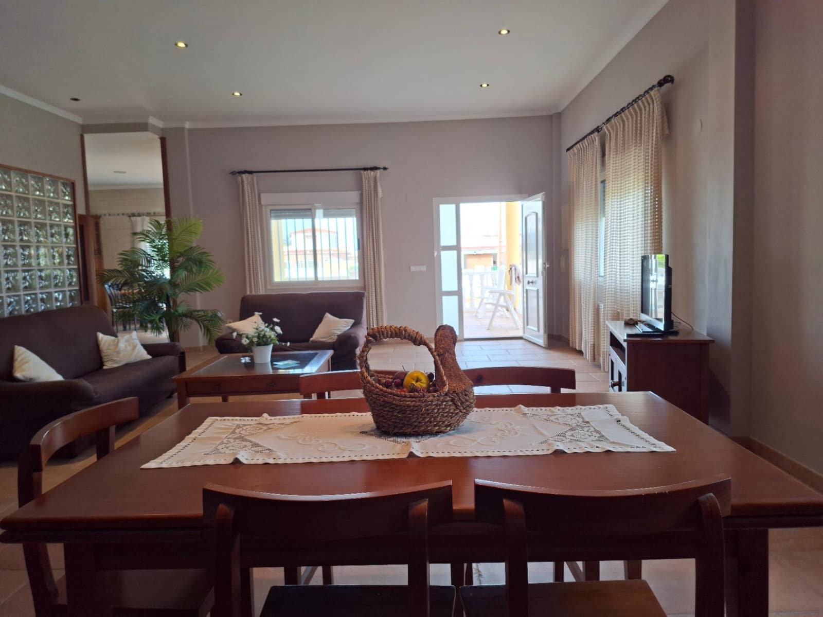 3 soverom Villa til salgs i Oliva med svømmebasseng garasje - € 518 000 (Ref: 10102944)