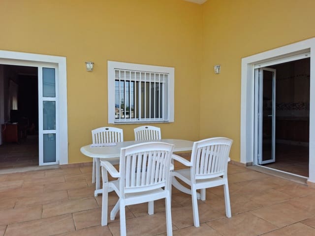 3 soverom Villa til salgs i Oliva med svømmebasseng garasje - € 518 000 (Ref: 10102944)