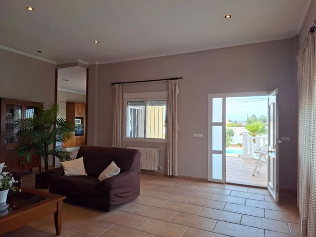 3 soverom Villa til salgs i Oliva med svømmebasseng garasje - € 518 000 (Ref: 10102944)