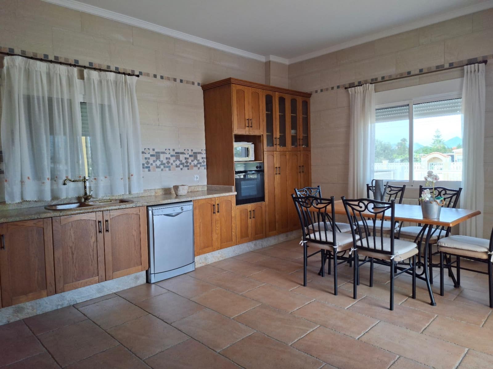 3 soverom Villa til salgs i Oliva med svømmebasseng garasje - € 518 000 (Ref: 10102944)