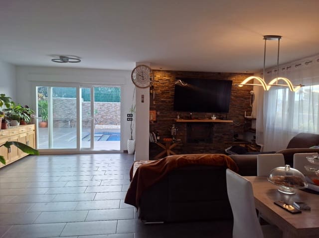 4 makuuhuone Huvila myytävänä paikassa Calpe / Calp mukana uima-altaan 
autotalli - 950 000 € (Ref: 10102959)