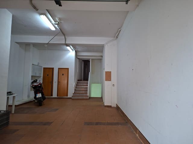 Kommersiell til salgs i Dénia med garasje - € 345 000 (Ref: 10102962)
