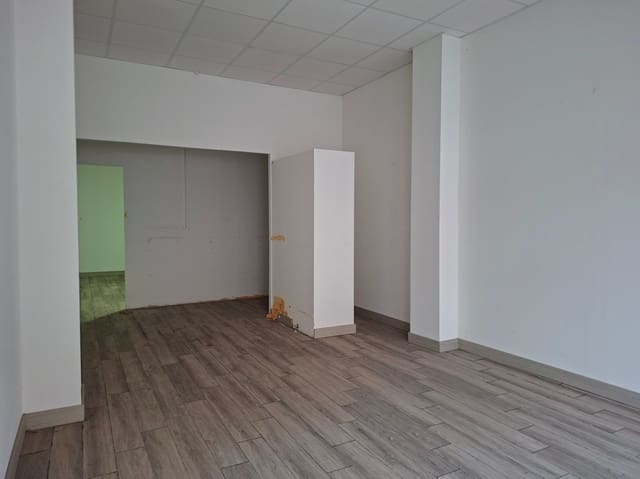 Kommersiell til salgs i Dénia med garasje - € 345 000 (Ref: 10102962)