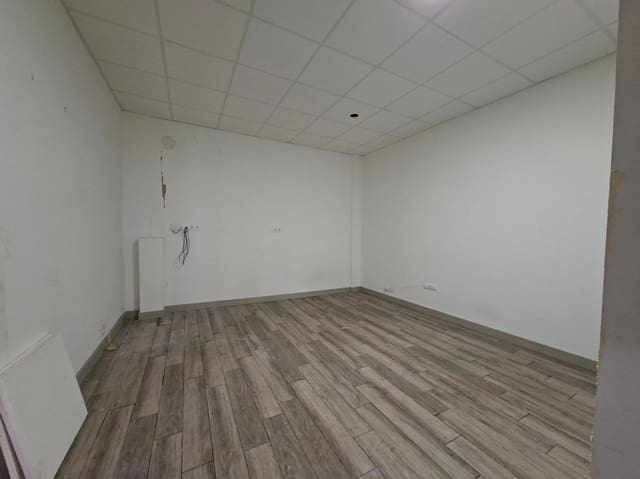 Kommersiell til salgs i Dénia med garasje - € 345 000 (Ref: 10102962)