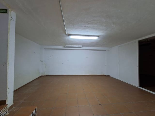 Kommersiell til salgs i Dénia med garasje - € 345 000 (Ref: 10102962)
