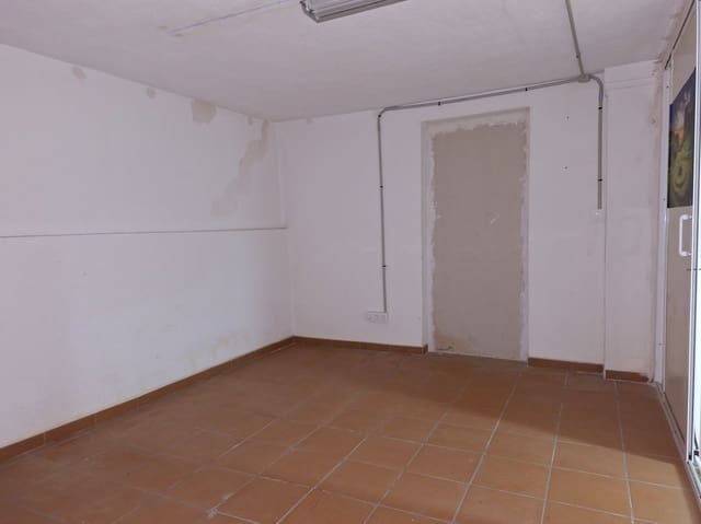 Kommersiell til salgs i Dénia med garasje - € 345 000 (Ref: 10102962)